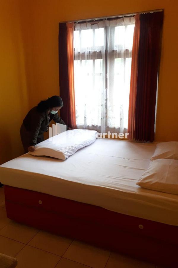 Bromo Indah Lestari Homestay Mitra Reddoorz Пасуруан Екстериор снимка