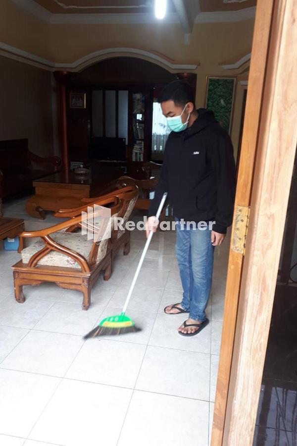 Bromo Indah Lestari Homestay Mitra Reddoorz Пасуруан Екстериор снимка