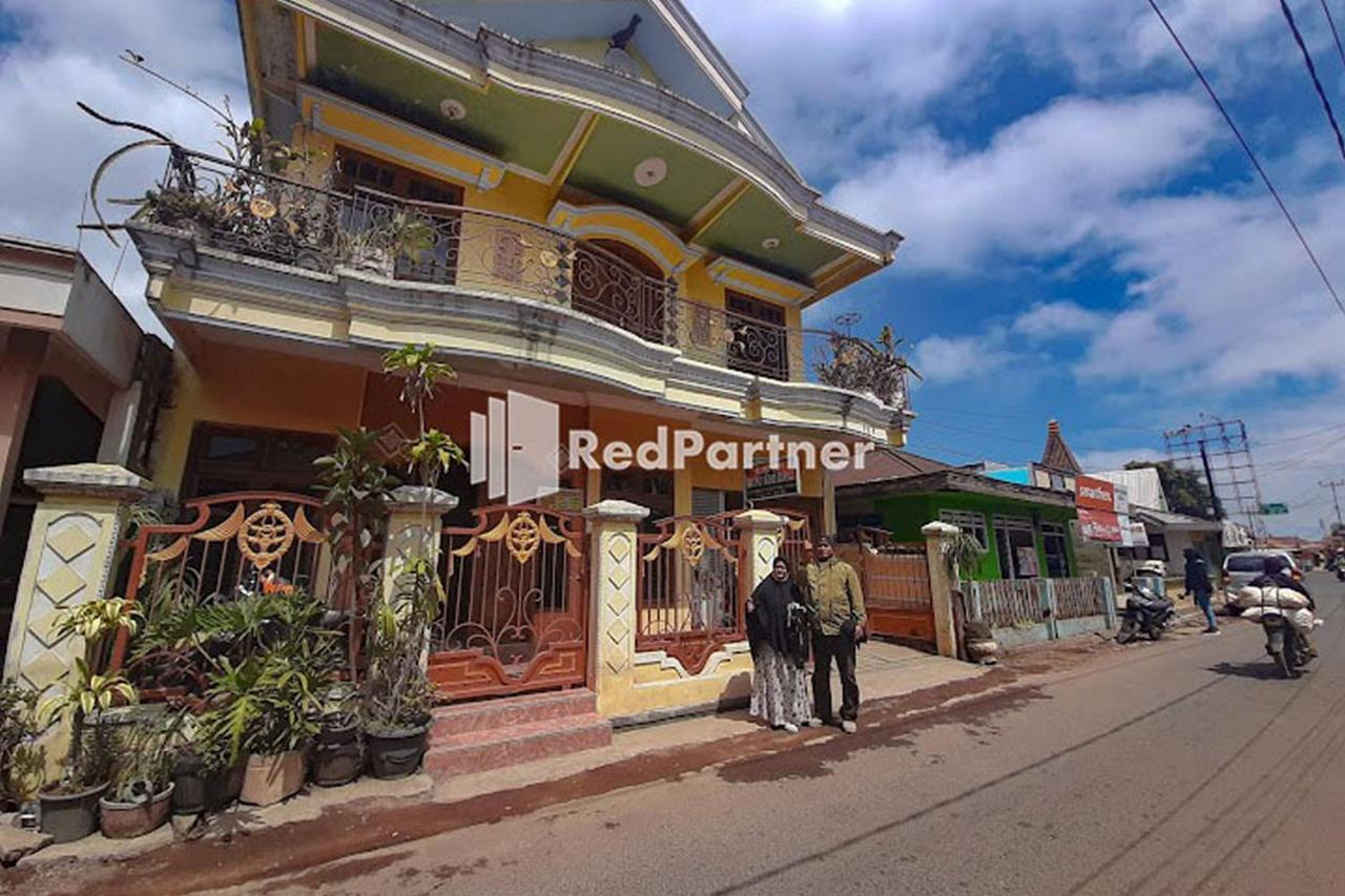 Bromo Indah Lestari Homestay Mitra Reddoorz Пасуруан Екстериор снимка